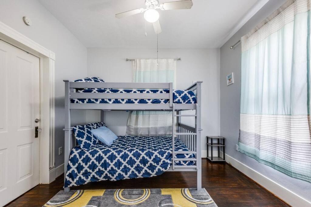Cozy Sea Breeze Bungalow - 2 Mins To The Beach Galveston Exteriör bild